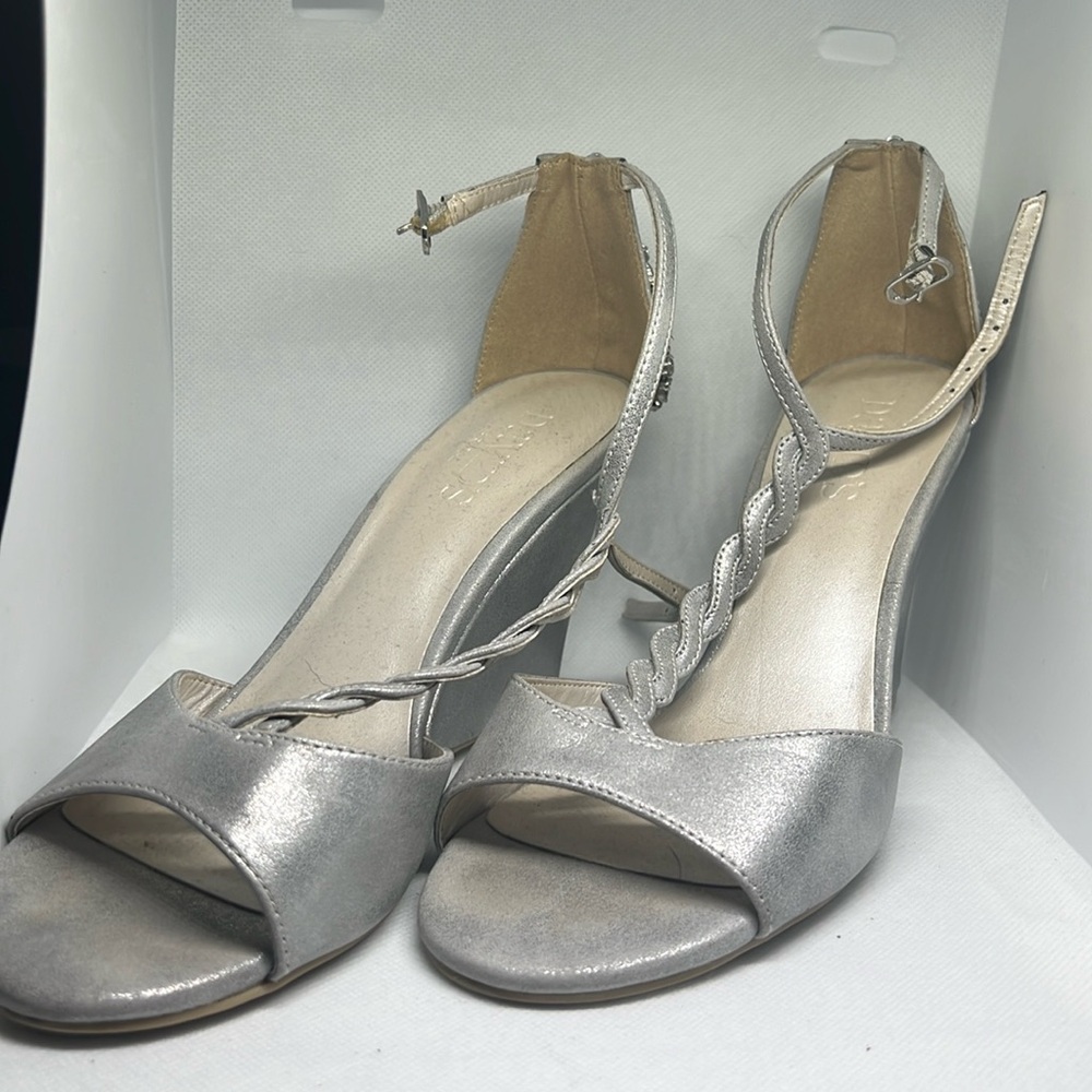 Davids Bridal Silver Wedges size 7